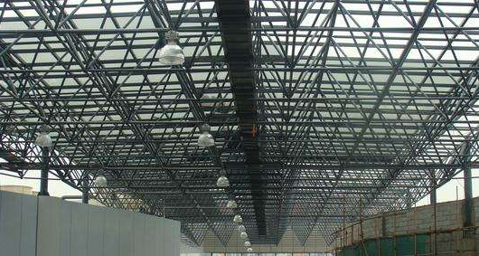 广水听网架公司的名目师阐述其网架的季节个性